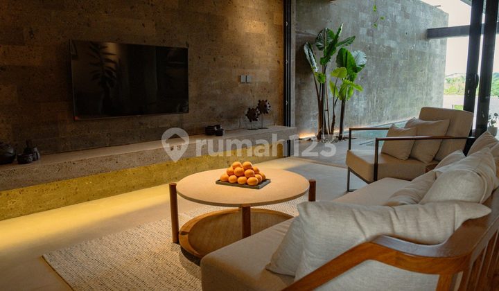 MODERN LIVING VILLA WITH GREEN RICE FIELDS VIEW IN CANGGU MODERN LIVING VILLA WITH GREEN RICE FIELDS VIEW IN CANGGU
