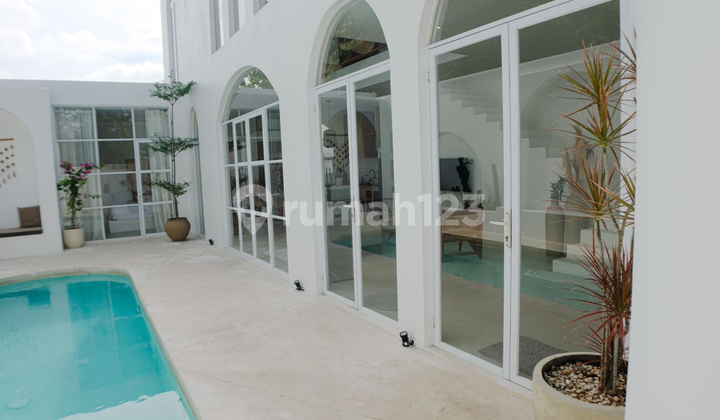 BRAND NEW MEDITERRANEAN VILLA IN JIMBARAN FOR RENT