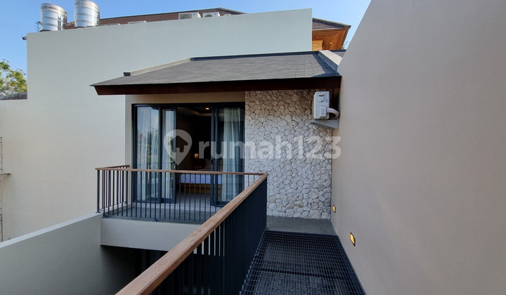 MODERN VILLA TROPICAL 24H SECURITY IN PRIME LOCATION JIMBARAN 2