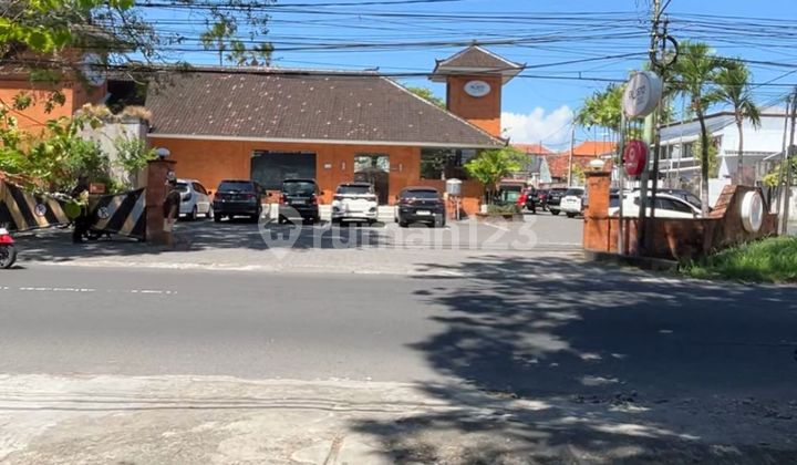 Strategic Shop House for Sale in the Heart of Renonal 2