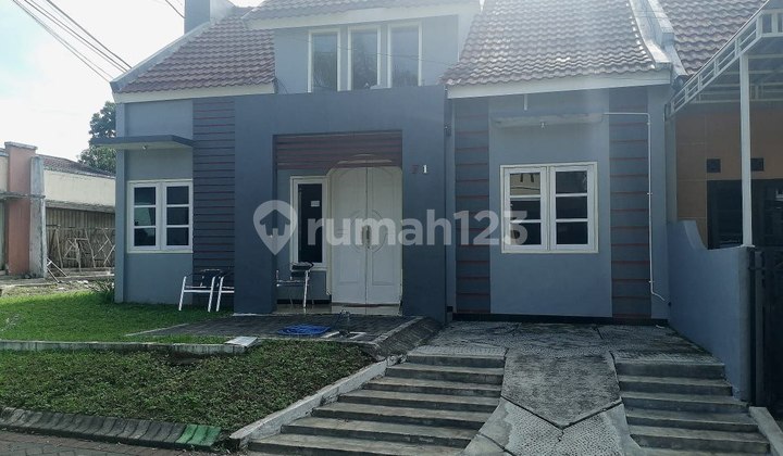 HOOK HOUSE READY TO OCCUPY IN SINGOSARI HOUSING ESTATE, MALANG