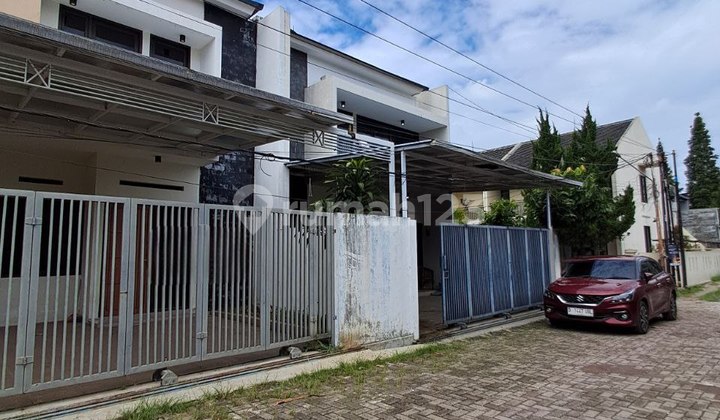 Rumah Hook Semi Furnished Strategis di Sariwangi 2
