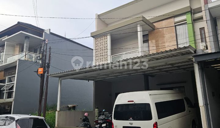 Rumah Modern Nyaman di Istana Sudirman Lingkungan Nyaman