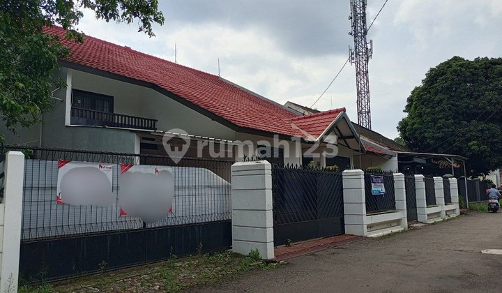 Spacious House in the Strategic Center of Bandung City Near Turangga