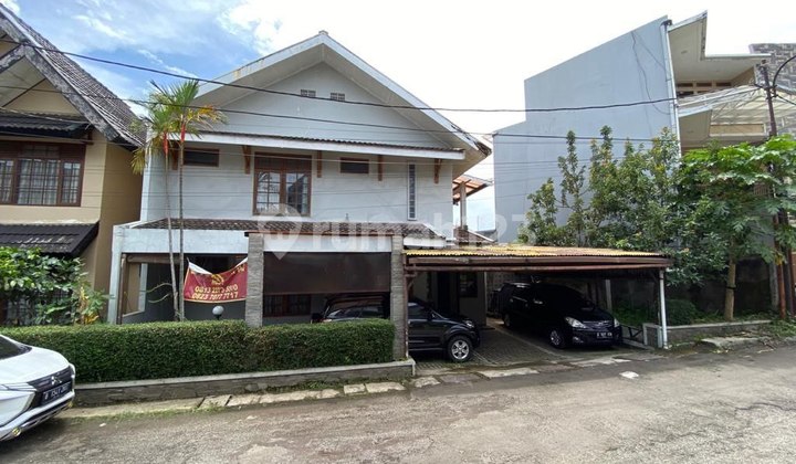 Ready-to-Occupy House in Tubagus Ismail, Serene and Safe Neighborhood 2