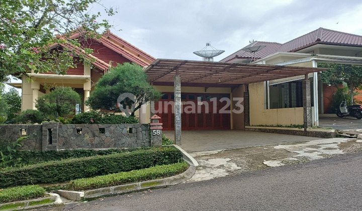 Rumah Hunian Nyaman Lingkungan Tenang dan Asri di Dago Resort