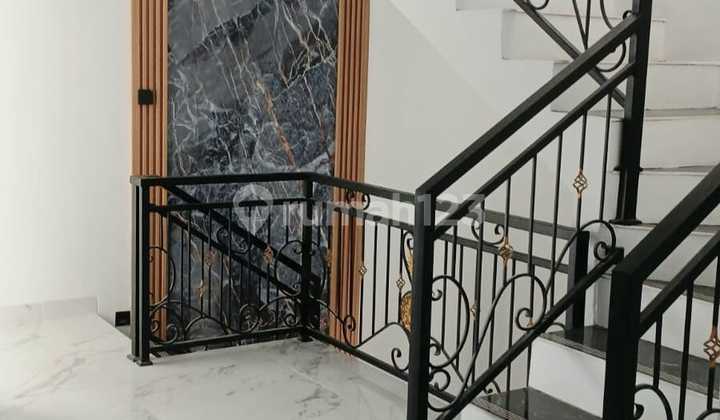 Rumah 3 Lantai Siap Huni, Jagakarsa, Jakarta Selatan 2