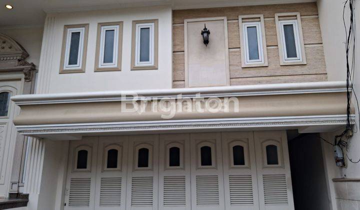 DIJUAL. RUMAH MEWAH GREEN GARDEN 2,5 LANTAI + MEZZANINE. SIAP HUNI. HADAP SELATAN 2
