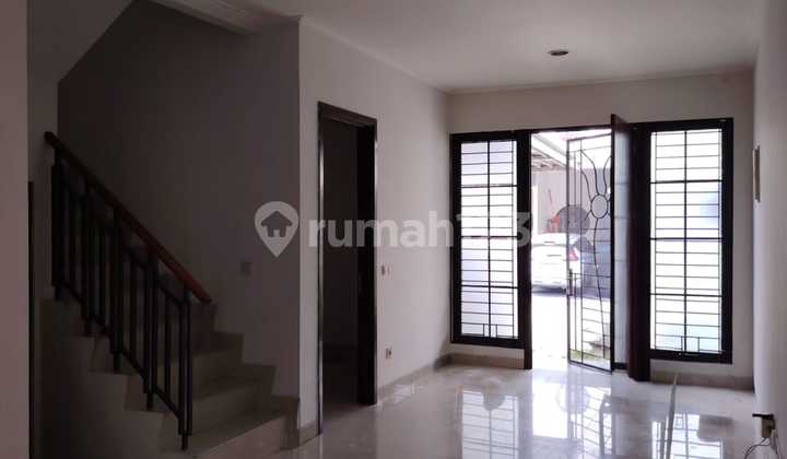 For Rent: 2-Story House Ready to Occupy in East Asia Green Lake City Cluster, West Jakarta