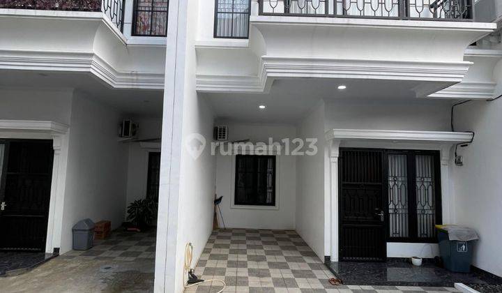 Rumah 2 Lantai Furnished Sertifikat Hak Milik 1