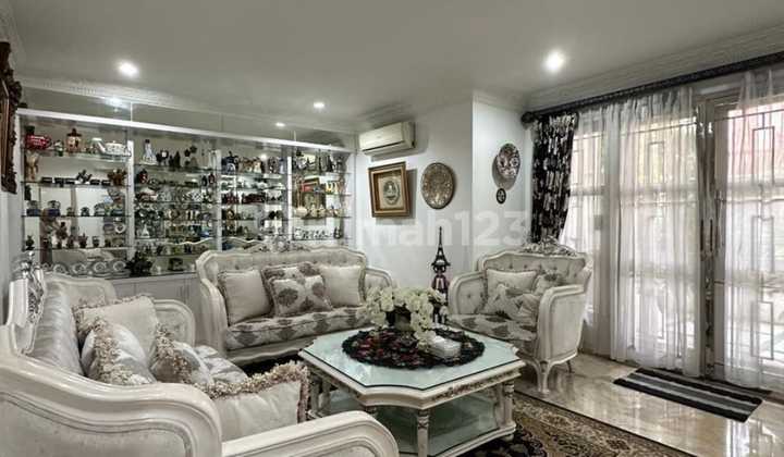 Price Drop!! Luxury Home in Pejaten - Fully Furnished + Well-Maintained 2