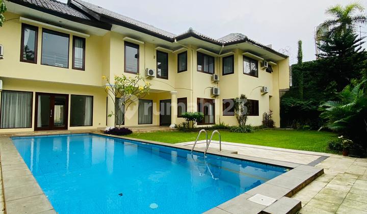 Rumah Sewa Mewah Di Pejaten - Halaman Luas + Swimming Pool 1
