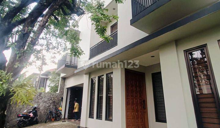 Disewakan Rumah Di Kemang - Modern House, Swimming Pool + Rooftop 2