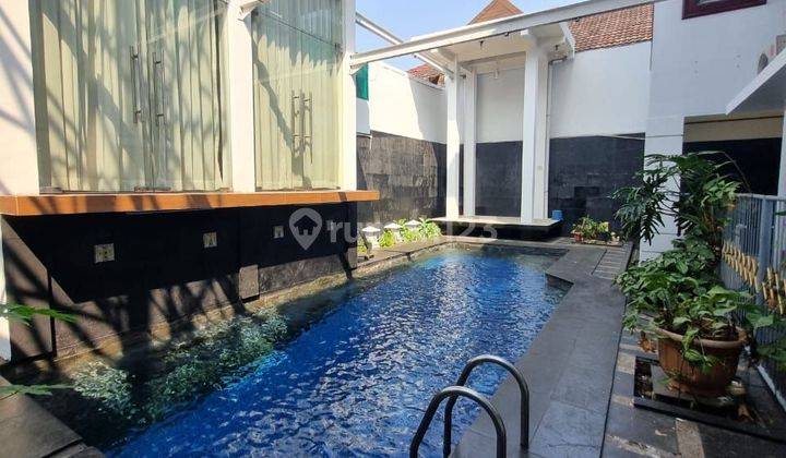 Di Sewakan Rumah Di Kemang - Bisa Untuk Kantor With Swimming Pool 1