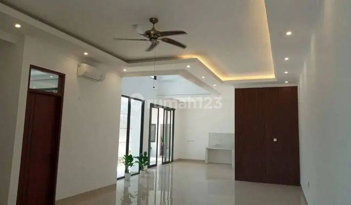 Di Sewakan Rumah Di Lebak Bulus - Brand New, Unfurnished, Rooftop 2