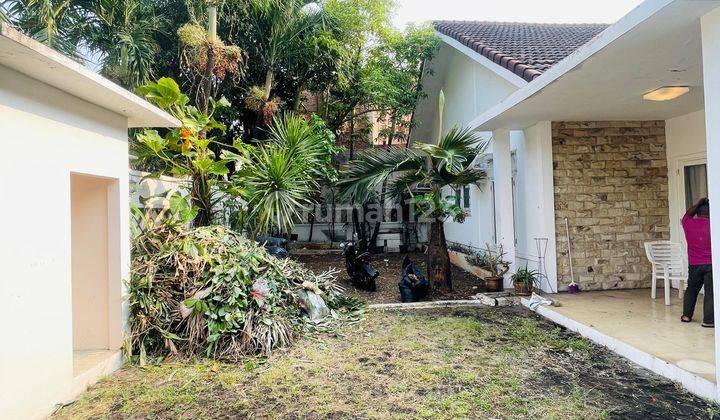 Di Sewakan Rumah Di Pejaten - Halaman Luas With Private Swim Pool 2