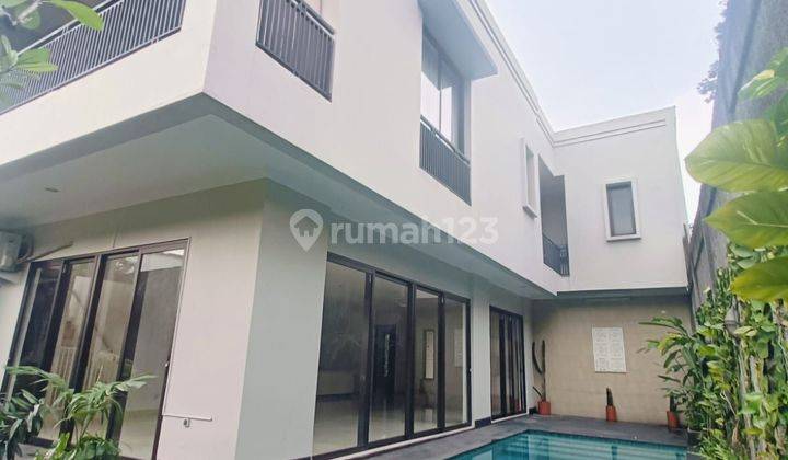 Disewakan Rumah Di Kemang - Modern House, Swimming Pool + Rooftop 1