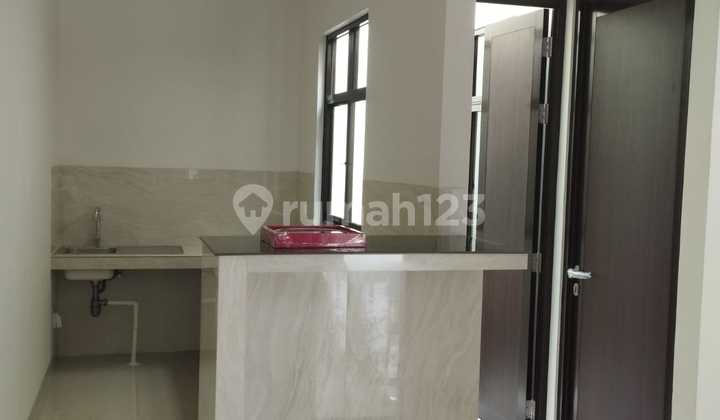 Dijual ual Rumah Sudah Renov di Podomoro Park 2