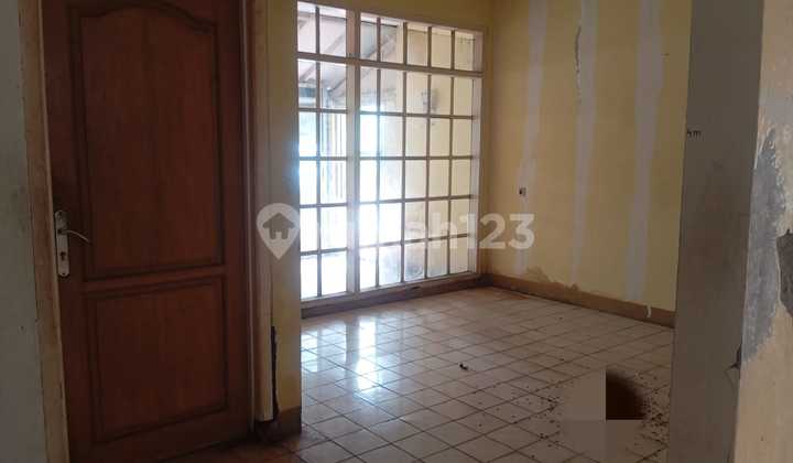 Disewakan Rumah Besar & Luas Dekat Metro Soekarno Hatta 2