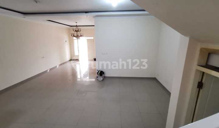 Disewakan Rumah Cocok Untuk Kantor di Turangga 2