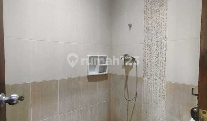 Disewakan Rumah di Taman Kopo Indah TKI 3, Blok Favorit  2