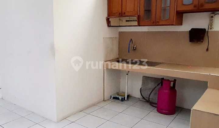 Rumah Include Waterheater dan Kitchen Set di Taman Holis Indah