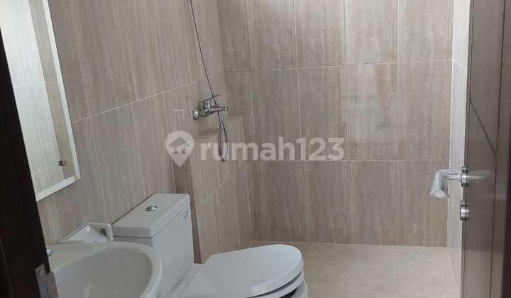 Dijual Rumah Kawasan Elite di Podomoro Park 2