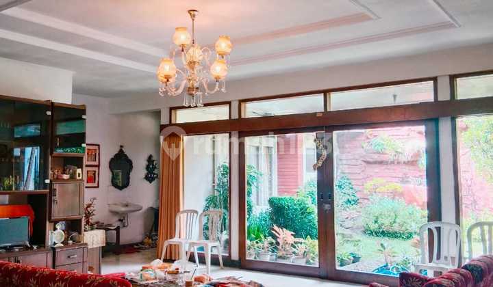 Well-Maintained Old House in Turangga, Bandung 1