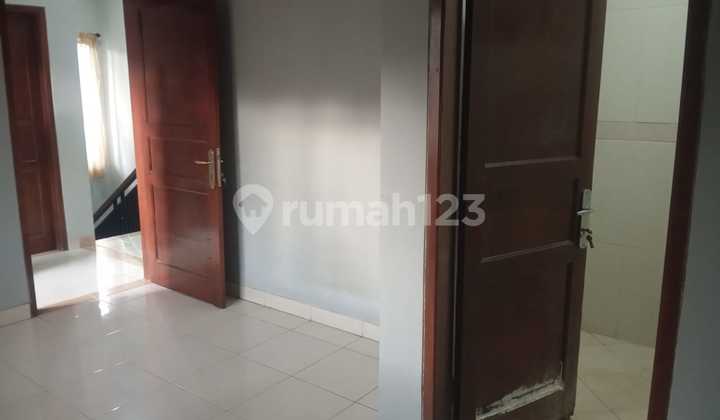 Disewakan Rumah Hoek 2 Lantai Di Cluster Dekat Borma Margahayu Raya 2