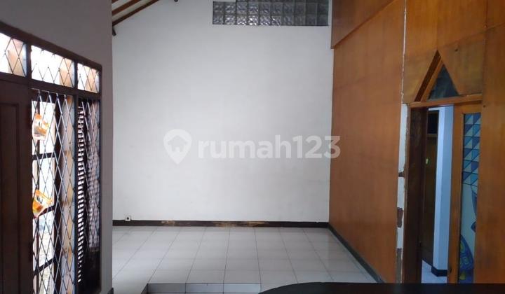 For Sale 2-story house with spacious backyard in Horison - Turangga. 2