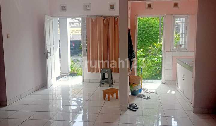 For Rent, Ready-to-Occupy House at Singgasana Perdana