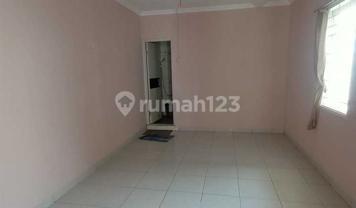 For Rent, Ready-to-Occupy House at Singgasana Perdana 2