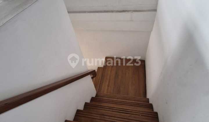 For Rent: Slightly Renovated Strategic Shop House in Kiaracondong, Bandung 2
