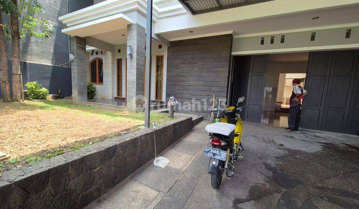 Sewakaan Rumah Bagus Strategis Furnished Di Setra Duta 1