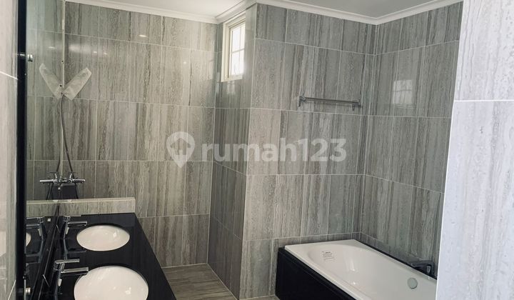 Luxury House for Sale in the Premium Cluster of Podomoro Park 2