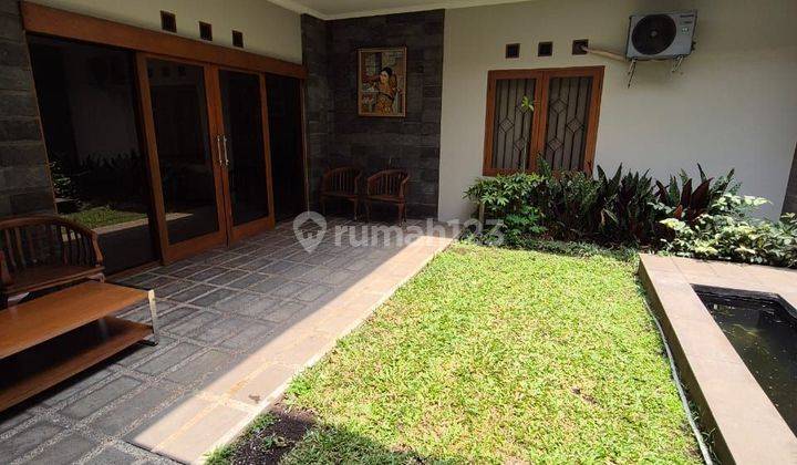 Sewakaan Rumah Bagus Strategis Furnished Di Setra Duta 2