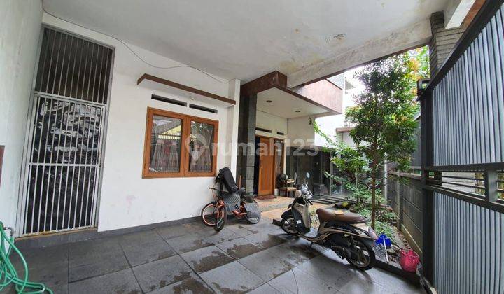 Dijual Rumah Di Kawasan Singgasana Pradana Bandung Nyaman 1