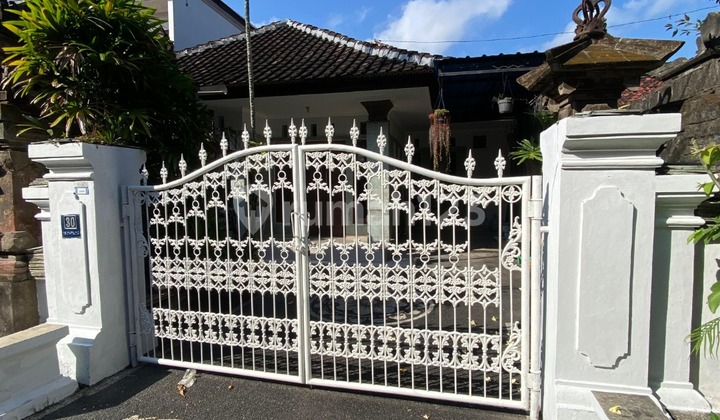 Disewakan Rumah Di Kawasan Denpasar Selatan Lt200m2  1