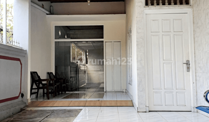 Disewakan Rumah Semi Furnished Di Kawasan Denpasar Barat Lt 200m2 2