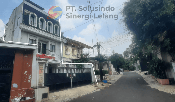 Dijual Via Lelang Bangunan Penginapan 3 Lantai SHM Kebayora Baru 2