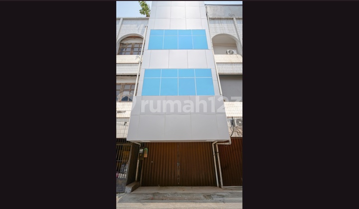 Quick Sale 4-Storey Linked Shop House in Pangeran Jayakarta