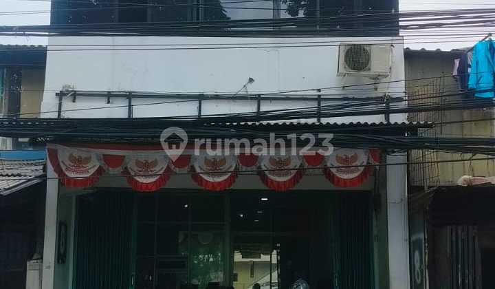 5-Bedroom Live-in Shop House in Raya Sunter