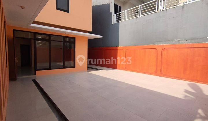 Rumah Kontrakan 2 Lantai Halaman Luas di Sentul City, Bogor 2