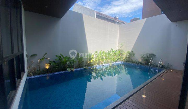 Rumah Dengan Private Pool Lokasi Strategis di Sentul City, Bogor 1