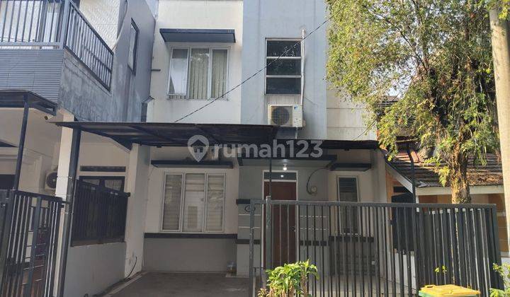 Rumah 2 Lantai SHM Lokasi Strategis di Sentul City, Bogor 1