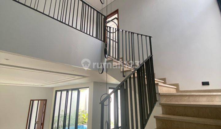 Rumah Modern Baru dilengkapi Lift di Sentul City, Bogor 1