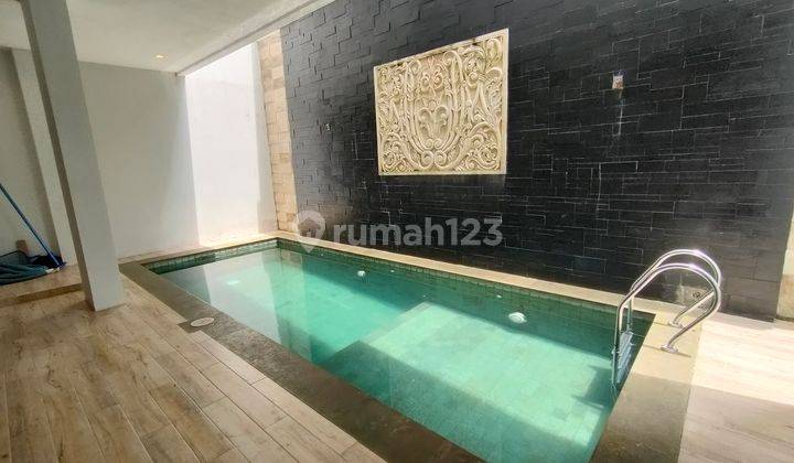 Rumah Classic Furnish Dengan Private Pool di Sentul City, Bogor 2