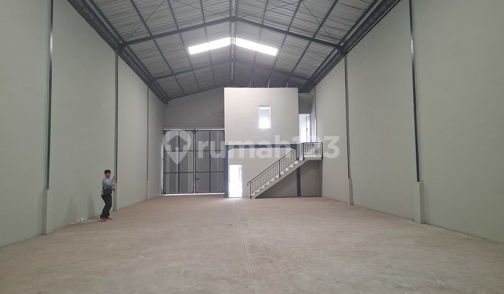 Warehouse for Sale Ready to Use in Pasar Kemis, Tangerang