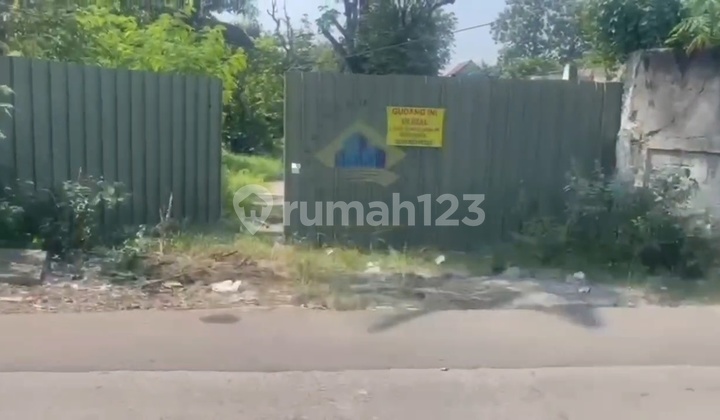 Warehouse Land Area 2,000m² SHM Electricity 3,300w In Curug Tangerang