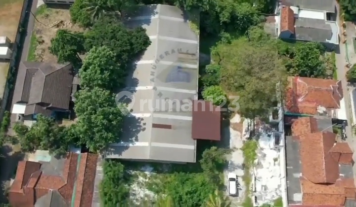 Warehouse Land Area 2,000m² SHM Electricity 3,300w In Curug Tangerang